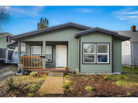 186 Cross Pl, Eugene, OR 97402