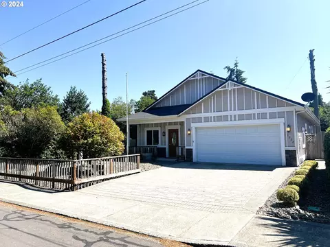 1922 18th St, Florence, OR 97439