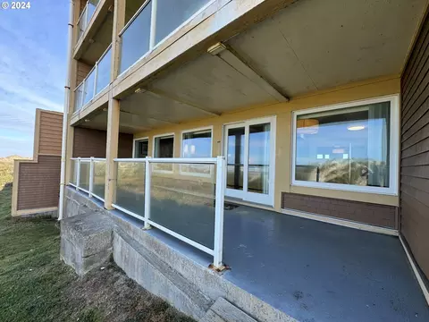 88416 1st Ave #136, Florence, OR 97439