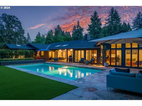 1545 S Mary Failing Ct, Portland, OR 97219