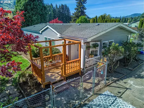 32 Valley Dr, Carson, WA 98610