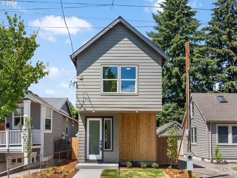 4835 NE Cesar E Chavez Blvd, Portland, OR 97211