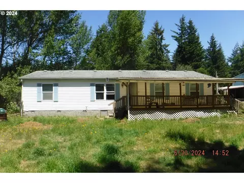 93721 Driftwood Inn Ln, North Bend, OR 97459