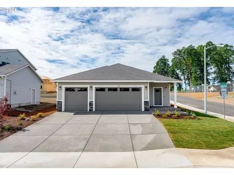 505 E 3rd St, Yamhill, OR 97148