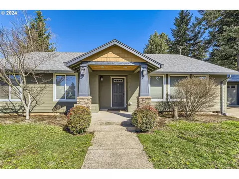 1151 E 1st Ave, Estacada, OR 97023