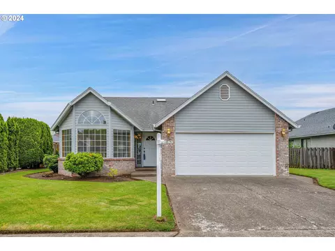 581 SE 6th Pl, Canby, OR 97013