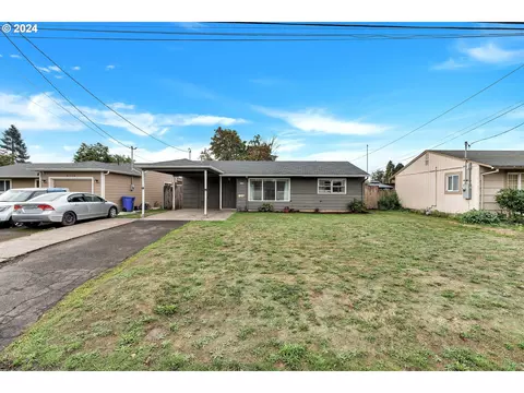 8546 NE Clackamas St, Portland, OR 97220