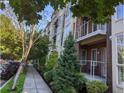 4280 S Corbett Ave, Portland, OR 97239