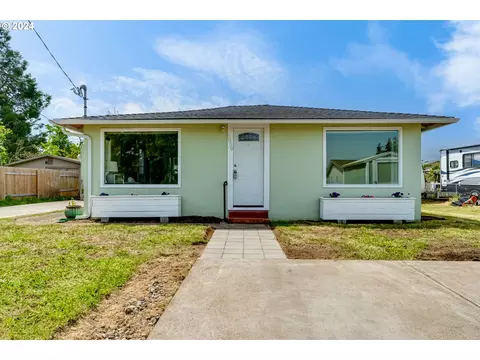 5059 D St, Springfield, OR 97478