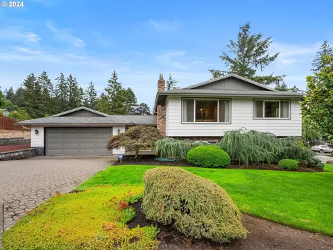 9555 SE Dundee Dr, Happy Valley, OR 97086