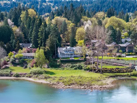 4131 Calaroga Ct, West Linn, OR 97068
