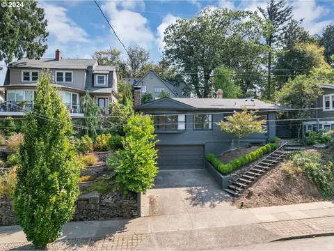 3916 SW Council Crest Dr, Portland, OR 97239