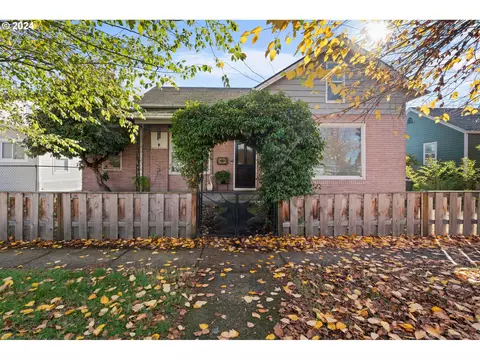 425 NW 3rd Ave, Canby, OR 97013