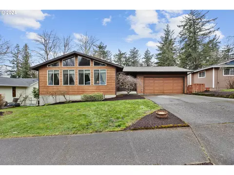 321 NE Scott Dr, Gresham, OR 97030