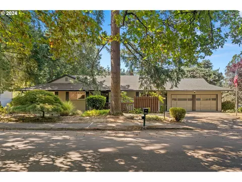 16904 Greentree Ave, Lake Oswego, OR 97034
