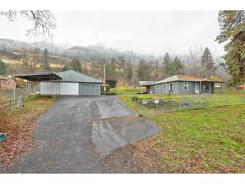 5700 Highway 30w, The Dalles, OR 97058