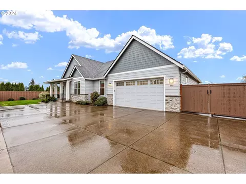 1875 Hogans Bridge Ct, Creswell, OR 97426