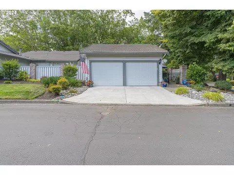 32005 SW Cypress Pt, Wilsonville, OR 97070