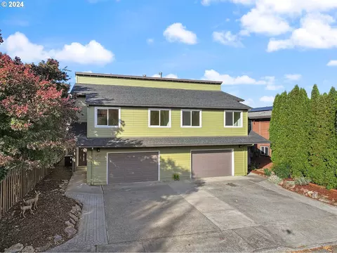 1710 B St, Hood River, OR 97031