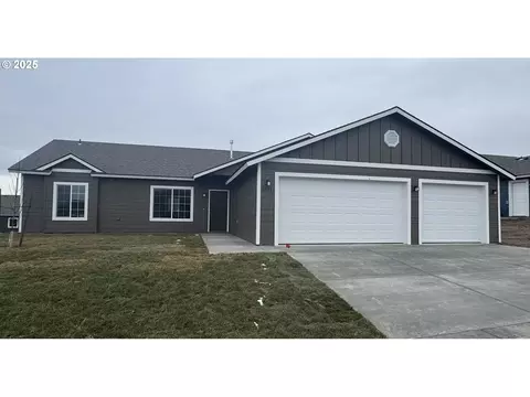 2811 Cardinal Pl, Umatilla, OR 97882
