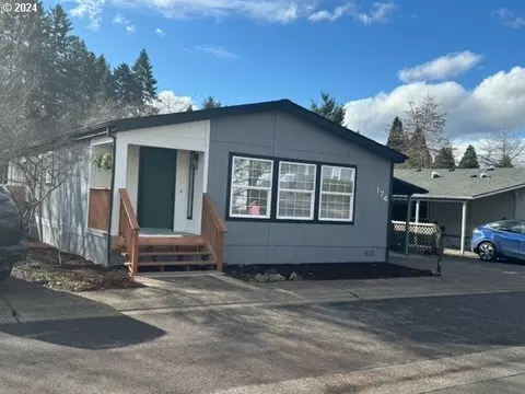 8300 NE Quatama St #174, Hillsboro, OR 97124