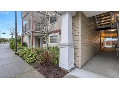 790 NW 185th Ave #103, Beaverton, OR 97006