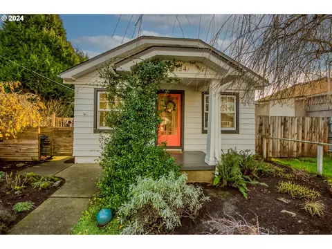 6134 N Lovely St, Portland, OR 97203