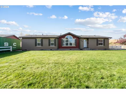 43064 SW Gateway Ave, Pendleton, OR 97801
