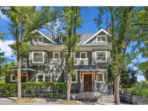3639 NW Thurman St, Portland, OR 97210