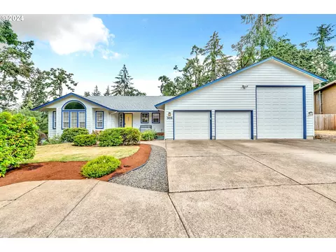 509 S 68th Pl, Springfield, OR 97478