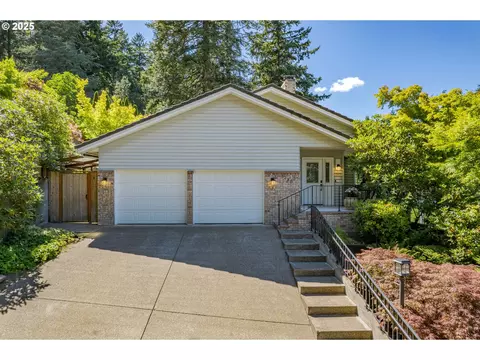 3220 Fillmore St, Eugene, OR 97405