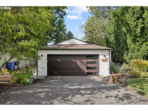 2905 SW Carolina St, Portland, OR 97239
