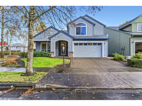 2688 NE Charlois Dr, Hillsboro, OR 97124