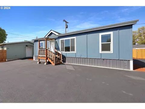 370 N Seneca Rd, Eugene, OR 97402