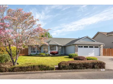 207 NE 27th St, Gresham, OR 97030