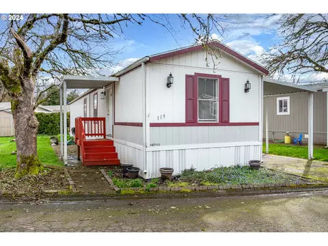 1475 Green Acres Rd #119, Eugene, OR 97408