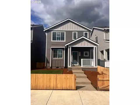 1315 Parkside Ave, Woodburn, OR 97071