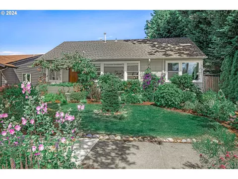 44 NE 85th Ave, Portland, OR 97220