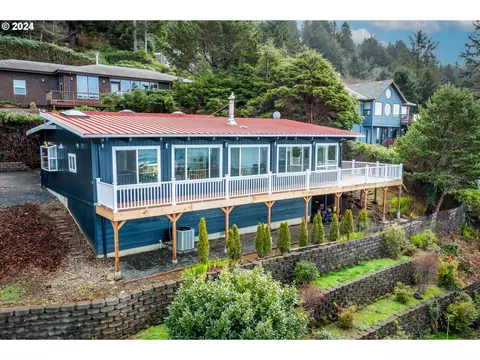 192 Reeves Cir, Yachats, OR 97498