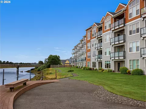 1000 N Holladay Dr #308, Seaside, OR 97138