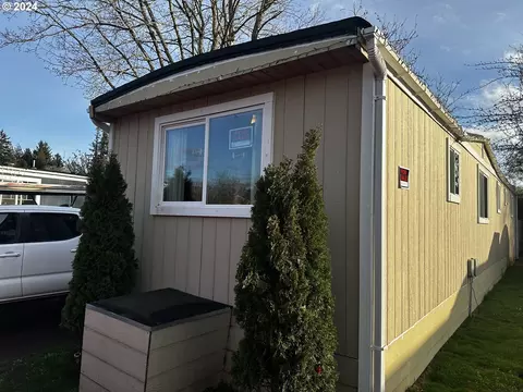 20140 NE Sandy Blvd #44, Fairview, OR 97024
