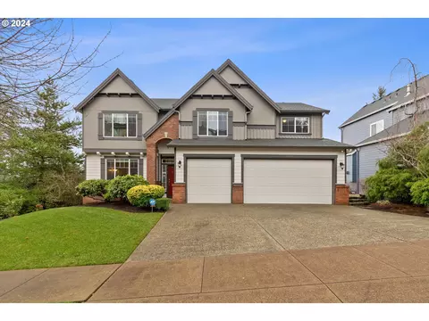 10860 SE Lenore St, Happy Valley, OR 97086