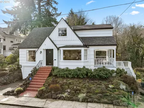 1628 SW College St, Portland, OR 97201