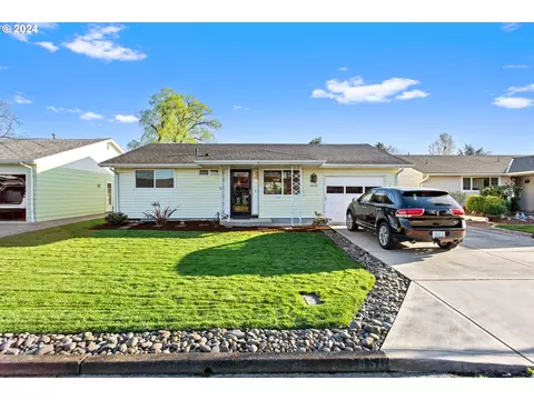 1650 Newport Way, Woodburn, OR 97071