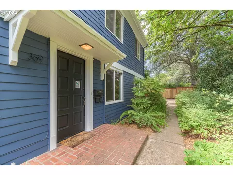 369 W D St, Springfield, OR 97477