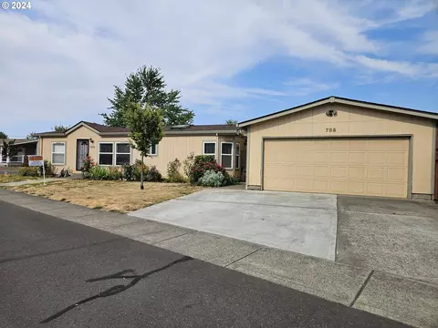 789 Harvest Way #92, Woodburn, OR 97071