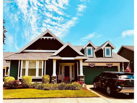 18690 Whitehorse Ct, Oregon City, OR 97045