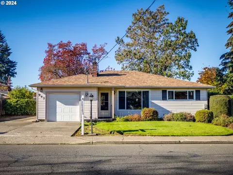 947 N Holly St, Canby, OR 97013
