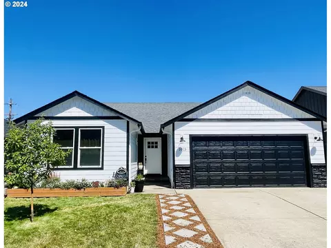 1013 Swale Ridge Loop, Creswell, OR 97426