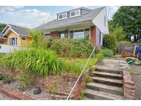 6902 N Albina Ave, Portland, OR 97217